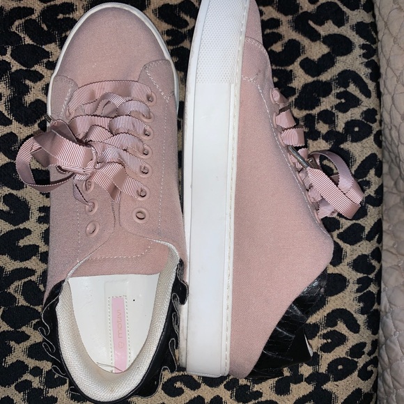 Italian Shoes - Picture 1 of 3